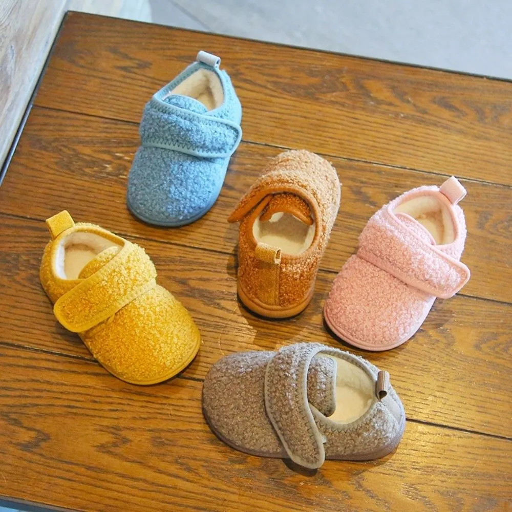 أحذية الثلوج الشتوية الناعمة الجديدة المضادة للانزلاق وبطانة أحذية الأطفال الصغار أحذية المشي الشتوية