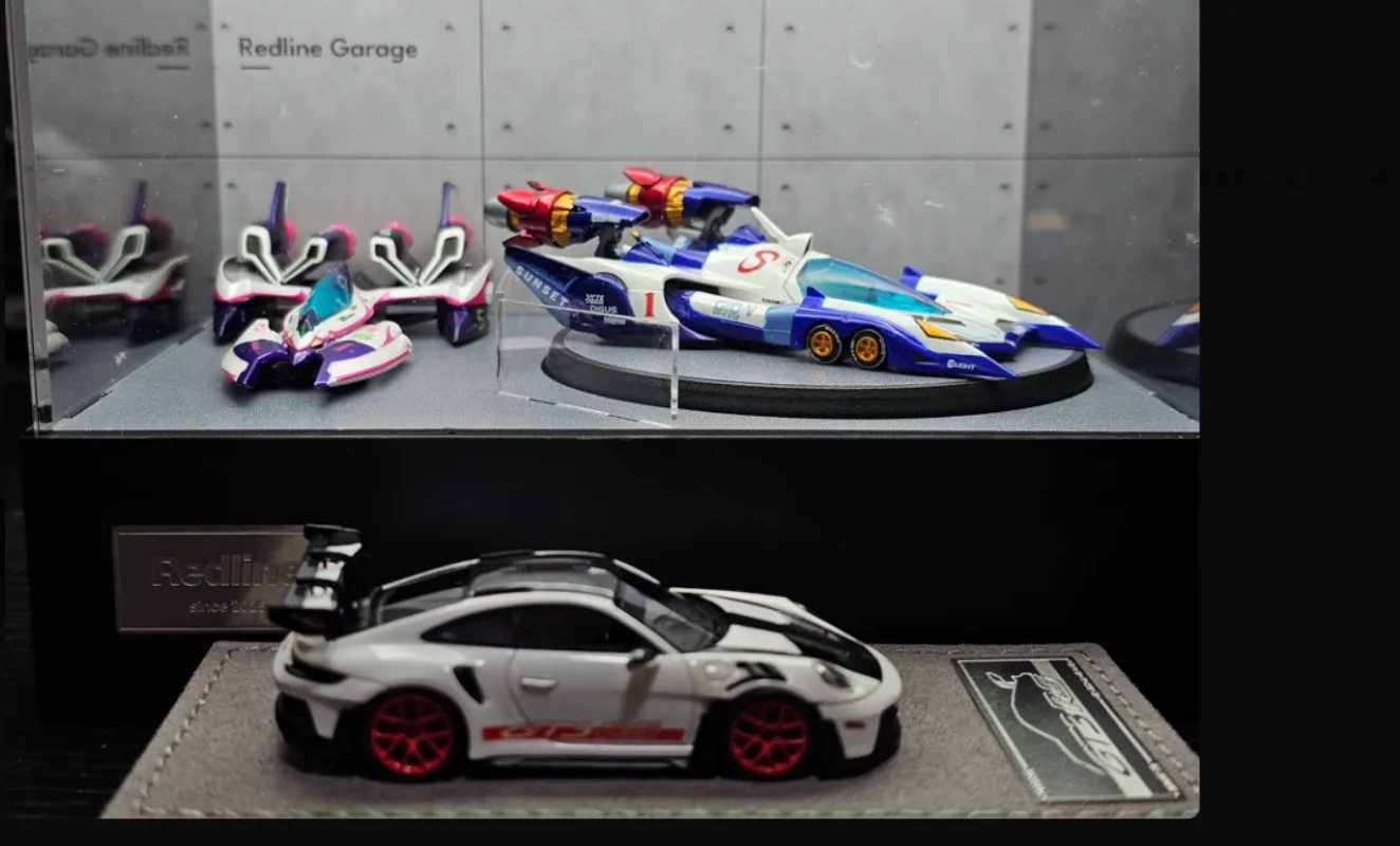 1:64 Rotating Parking Garage Display Case, Creative Car Model Showcase with Turntable, Desktop Diorama Stand