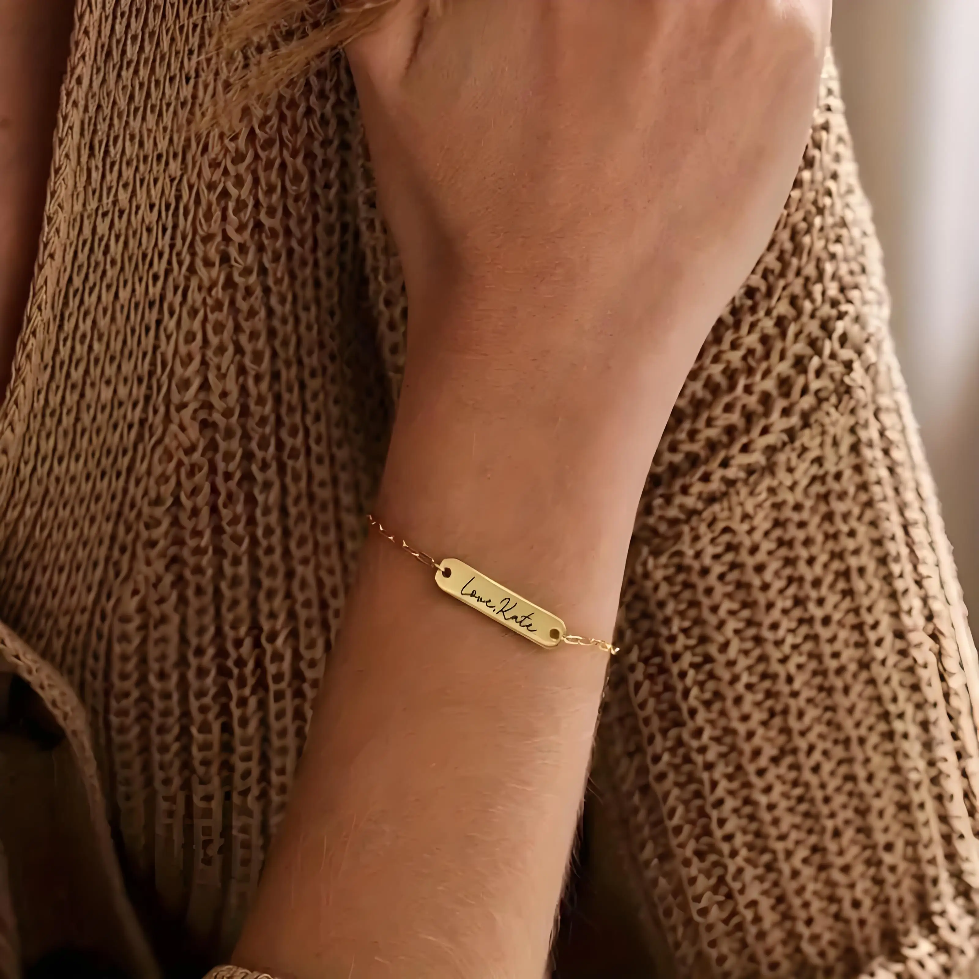 Personalized Engraved Name Bracelet, Gold Paperclip Chain, Minimalist Custom Jewelry Gift for Women, Ideal for Mother’s Day
