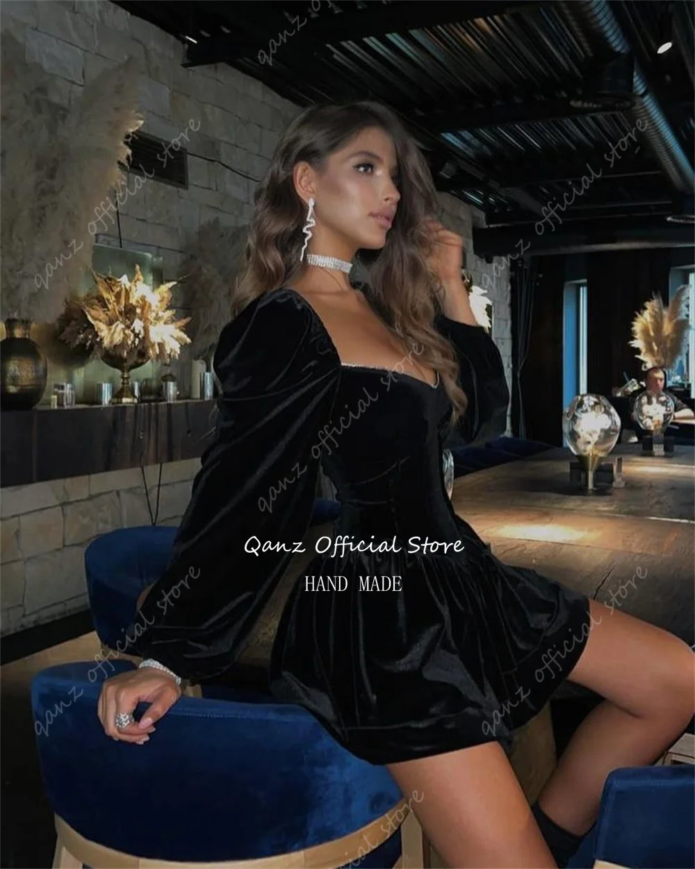 Qanz Modern Velour Prom dresses V Neck Long Sleeves Short Arabische Abendkleider A Line Black Evening Gown Dress Customized