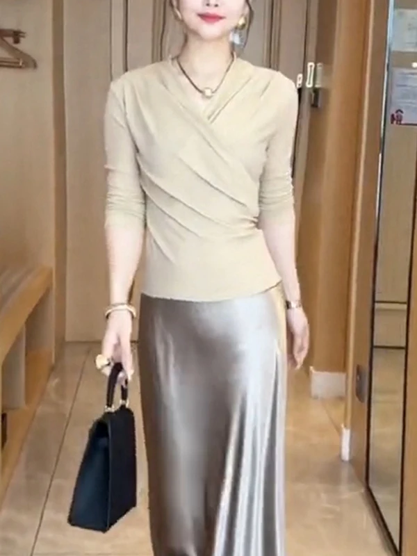 تي شيرت نسائي أنيق وعصري بقصة ضيقة وياقة على شكل V، تصميم جديد لفصل الربيع