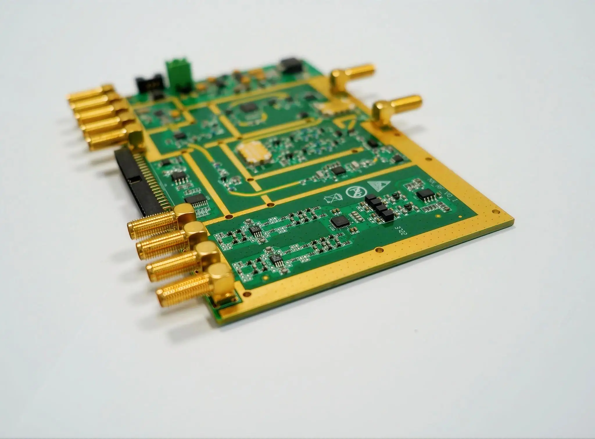 Picture 4: RF quadrature Modulation and Demodulation 700MHz to 2GHz Development Kit UHF RFID Front-End EVM Board
