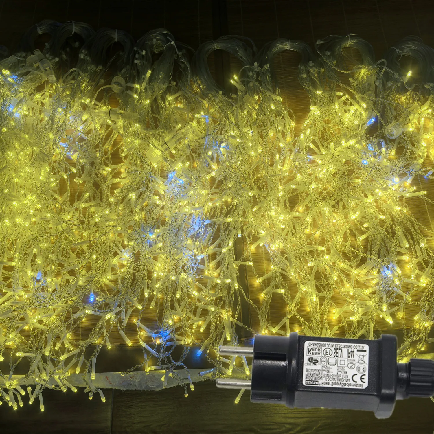 أضواء سلسلة جليد في الهواء الطلق مع لمبات بيضاء متألقة مثل النجوم، زينة عيد الميلاد أضواء LED الجنية لمنزل ساحة الحديقة