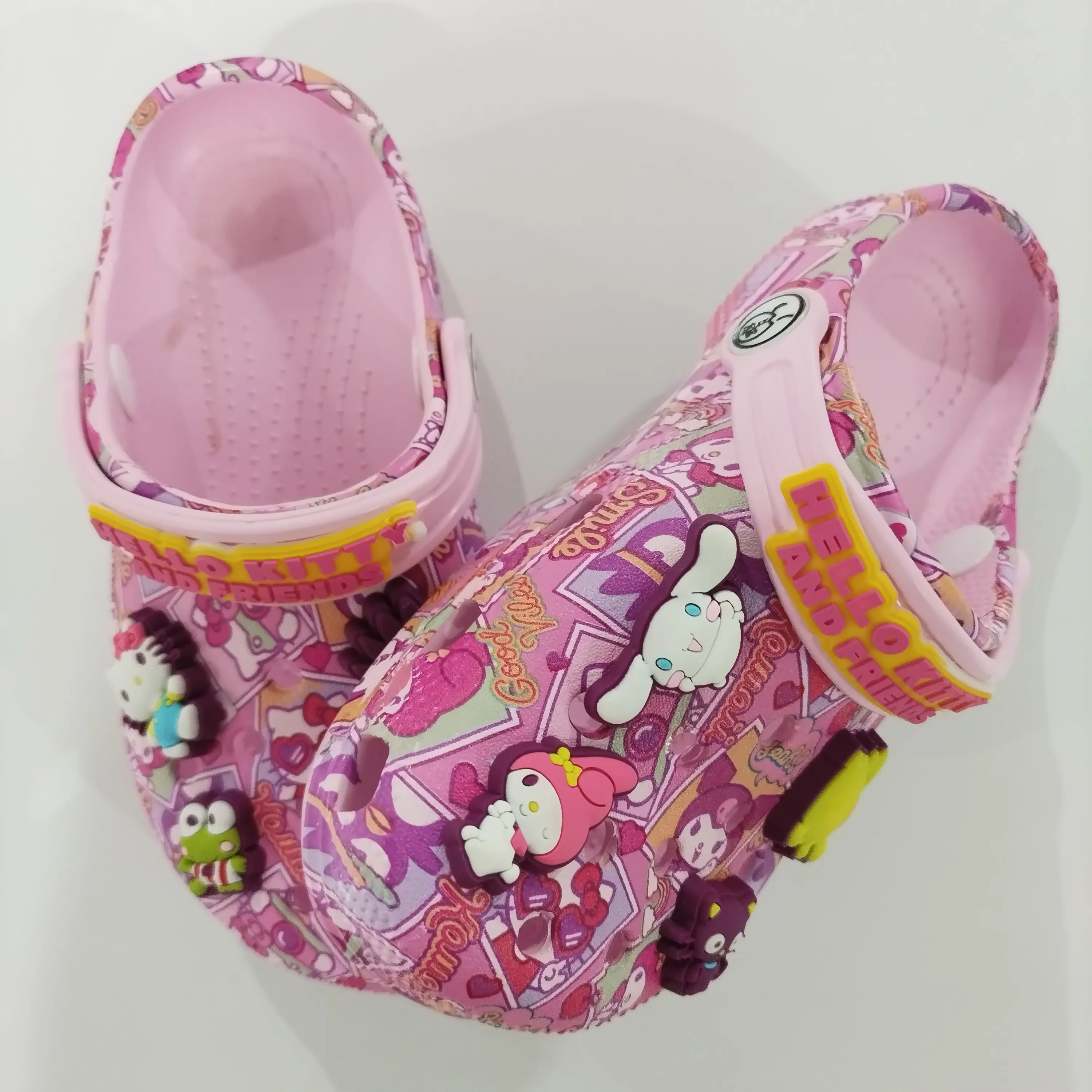 

Hot Sanrio Hellokitty Kuromi Pochacco Melody New Summer Girls Cartoon Children Slippers Non-Slip Soft-Soled Wraptoe Sandals Gift