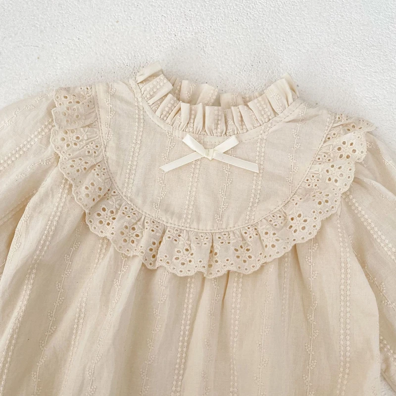 Autumn new 0-3 year old baby clothes baby girl sisters dress delicate ear collar lace embroidery long sleeve dress