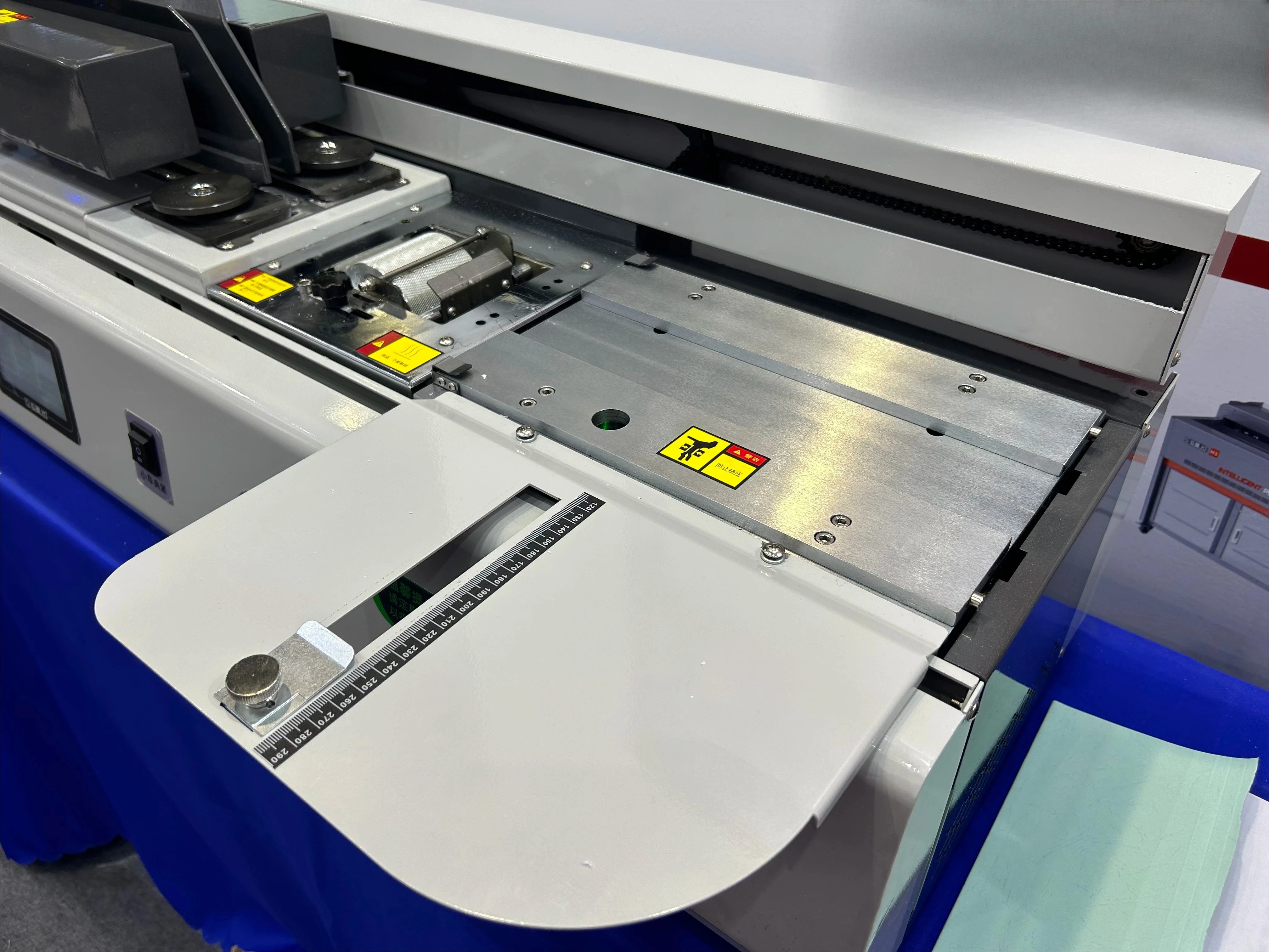 Совершенно новая настольная умная машина для переплета клея FN-B40F Premium