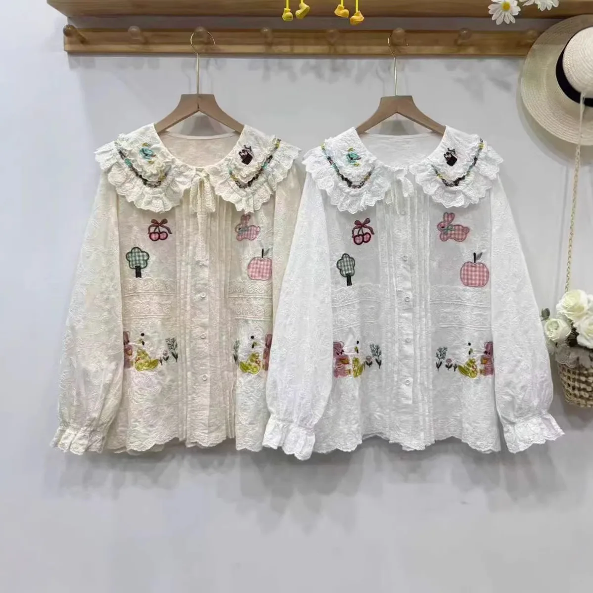 Japanische Süße Mori Mädchen Cartoon Stickerei Baumwolle Puppe Shirts Frauen Frühling Nette Peter Pan Kragen Langarm Casual Bluse Tops