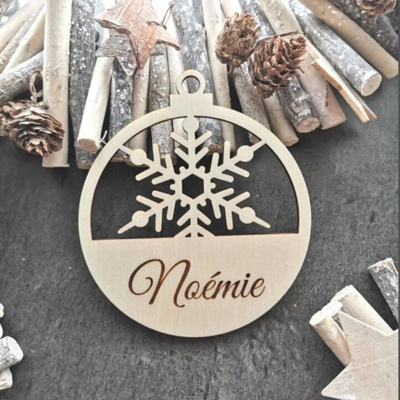 

Personalized Christmas Ball, First Name Ball, Tree Decoration，Wooden Pendant，Christmas Party Accessories，Party Favors，Laser Cut