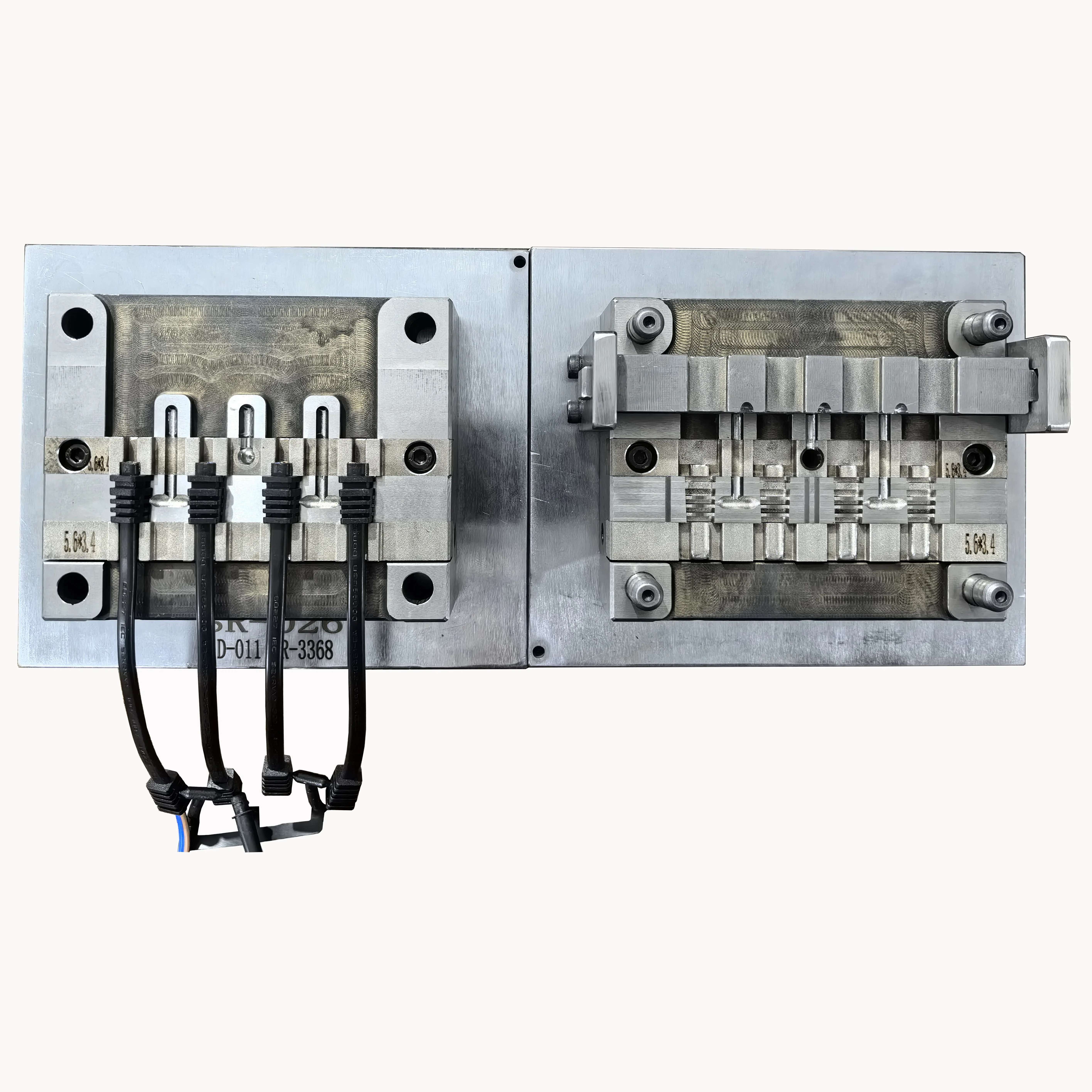 

AC power cord SR tail card plastic molding connection extension cable clamp custom mold