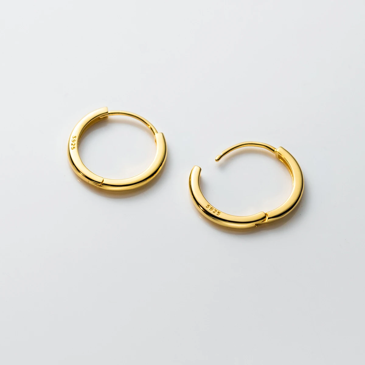 MODIAN 925 Sterling Silver Simple Circle Ear Buckle14mm - 18mm Platinum Plated Hypoallergenic Hoop Earrings For Women Jewelry
