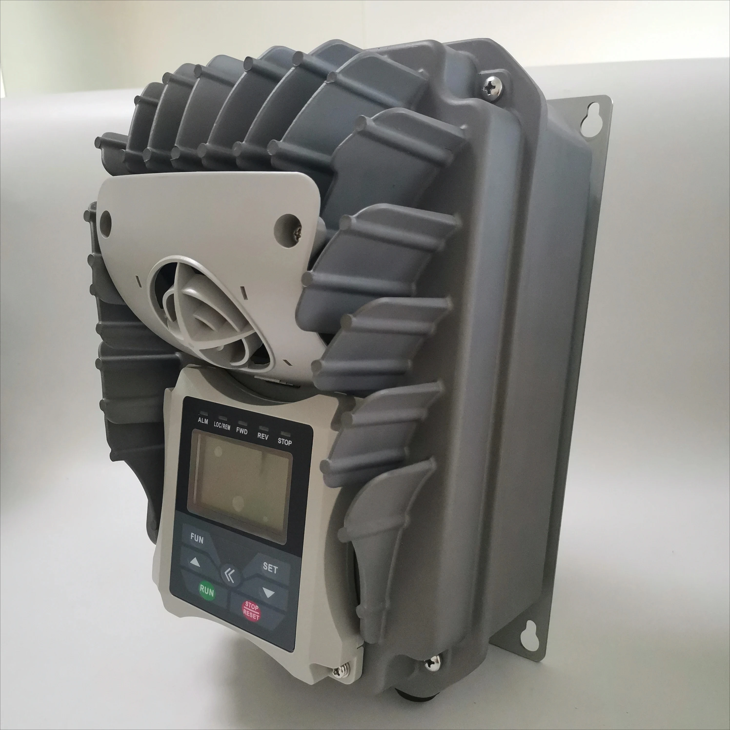 

Variable Frequency Drive IP66 Protection Vfd 1PH 220V 2.2kw Ac Drive Solar Vfd Pump Drive HVLS Driver