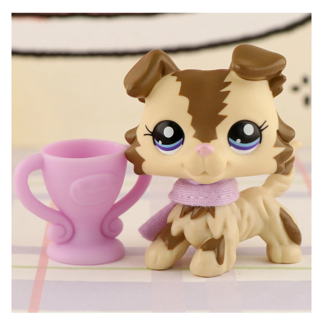 Cute Littlest Pets,#2210 Collie Dog Blue Eyes Brown and BeigeDog Collectible Imagination Toys and Mini Accessories