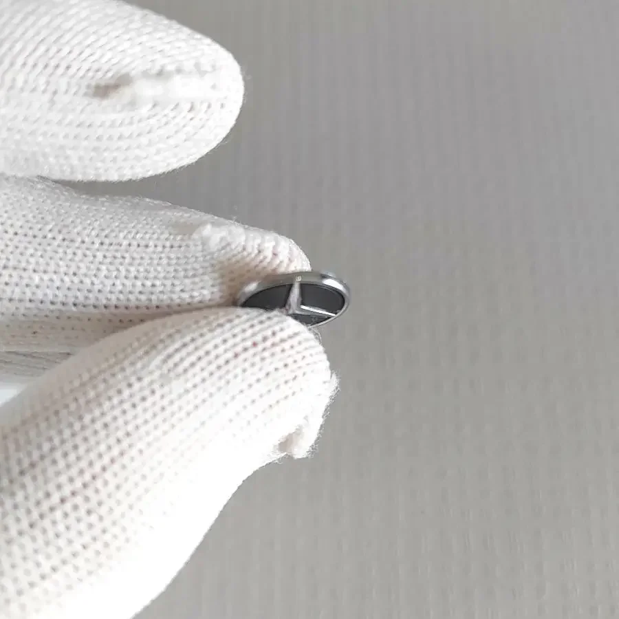 DIY 13mm Emblem Logo Replacement Sticker Emblem For Mercedes Benz A B C E S GLA GLB GLC GLE GLS GLK CLS ML GL R W213 Remote Keys