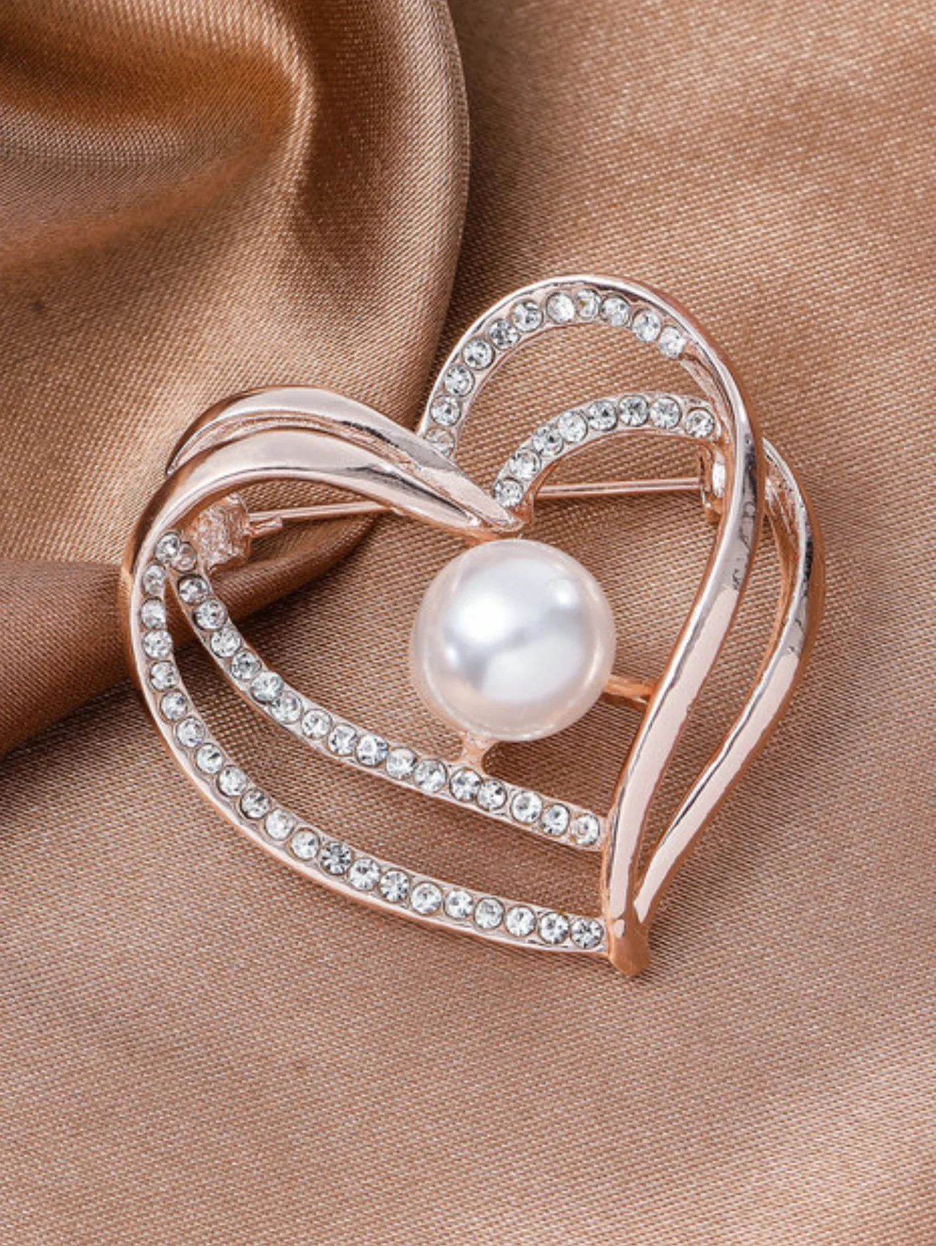 1PC women\'s fashion temperament, multiple types of geometric imitation pearl brooch accessories, party holiday gifts