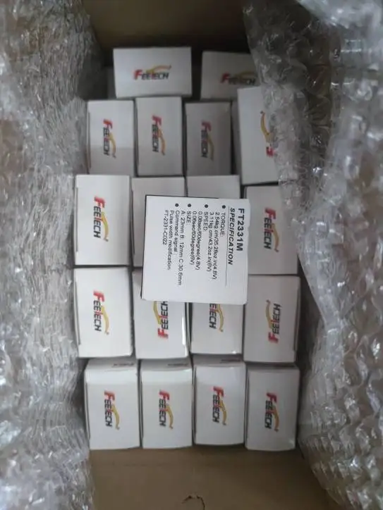 Micro servo con ingranaggi in metallo da 4,5 kg e 300 gradi per droni all'aperto che funzionano invernale meno 40 gradi Celsius resistente alle basse temperature