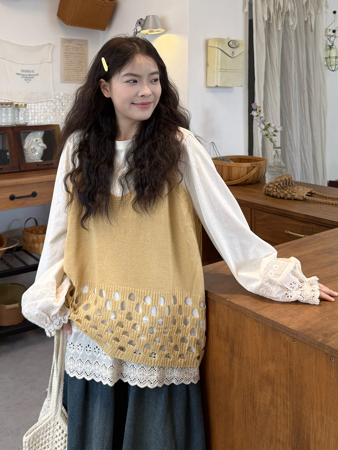 

Комплект: вязаный жилет больших размеров с вырезами и джинсы с длинными рукавами. Женская модная повседневная одежда из полиэстера с высокой талией.