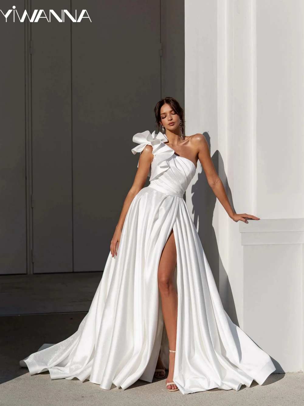 

Simple Ruffles Dress For Bride Sexy One Shoulder High Slit Wedding Dress Graceful A-line Satin Long Bridal Gown Robe De Mariée