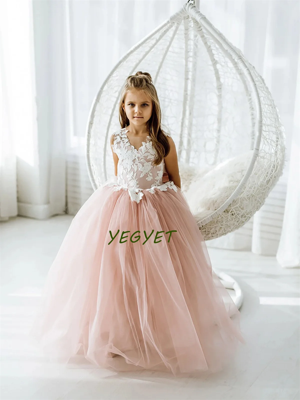 Blush Pink Flower Girl Dresses for Kids Lace Floral Appqulies Bow Buttons Bridesmaid Bakless Evening Party Wedding