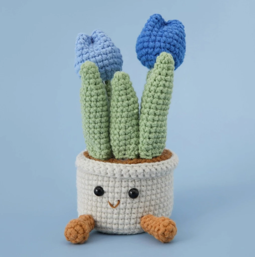 

DIY handmade crocheted tulip potted doll wool knitting material package crocheted desktop potted plant internet celebrity gift