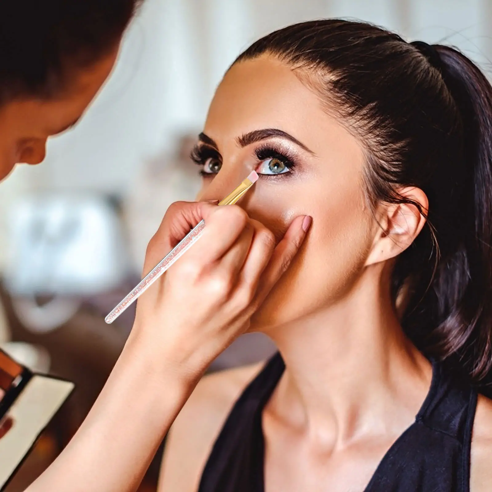 

5Pcs Makeup Brush Set Premium Quality Dense Bristles No Shedding Easy Clean Professional Cosmetics Brush Kit for Daily and