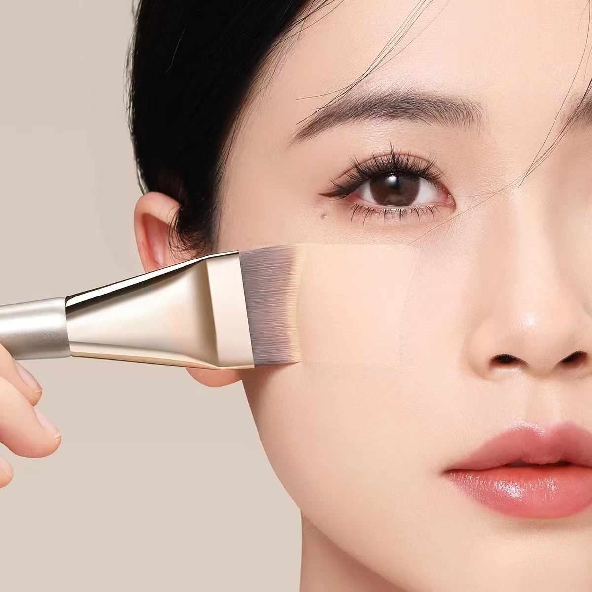 One-line arc-shaped ultra-thin flat-head foundation brush, foundation liquid mask brush with two angled blade eyeliner brush