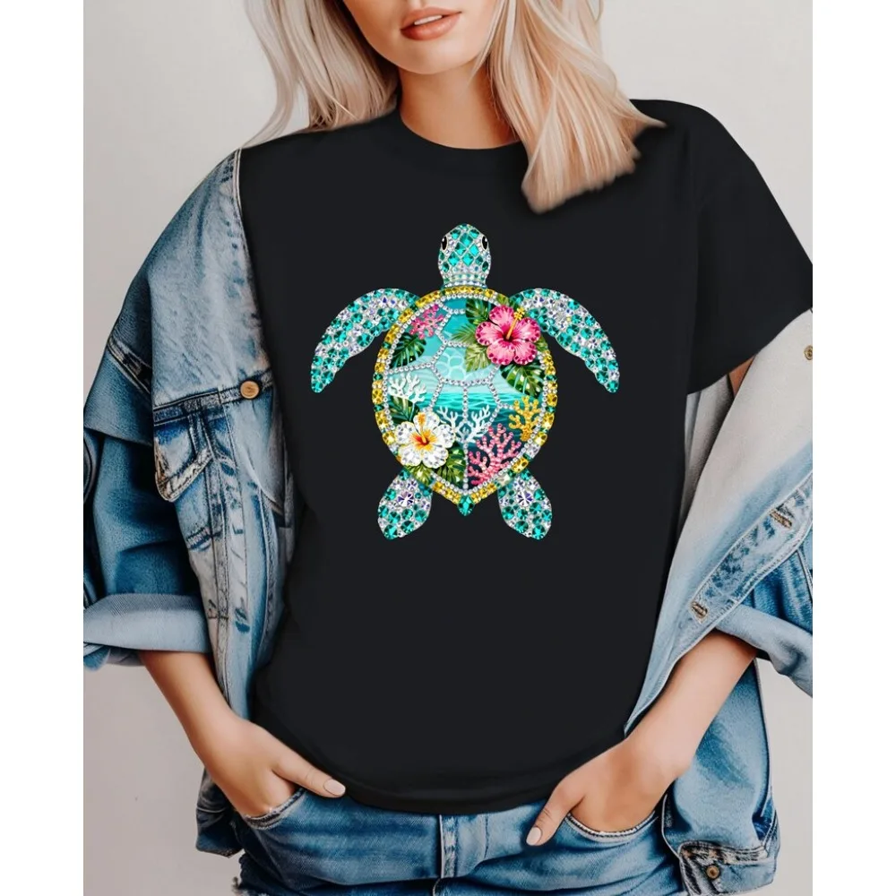 

Tropical Sea Turtle Women T-Shirt Beach Lover Ocean Turtle Graphic Tee Summer Vacation Shirt Coastal Vibes Shirt Unisex Tee