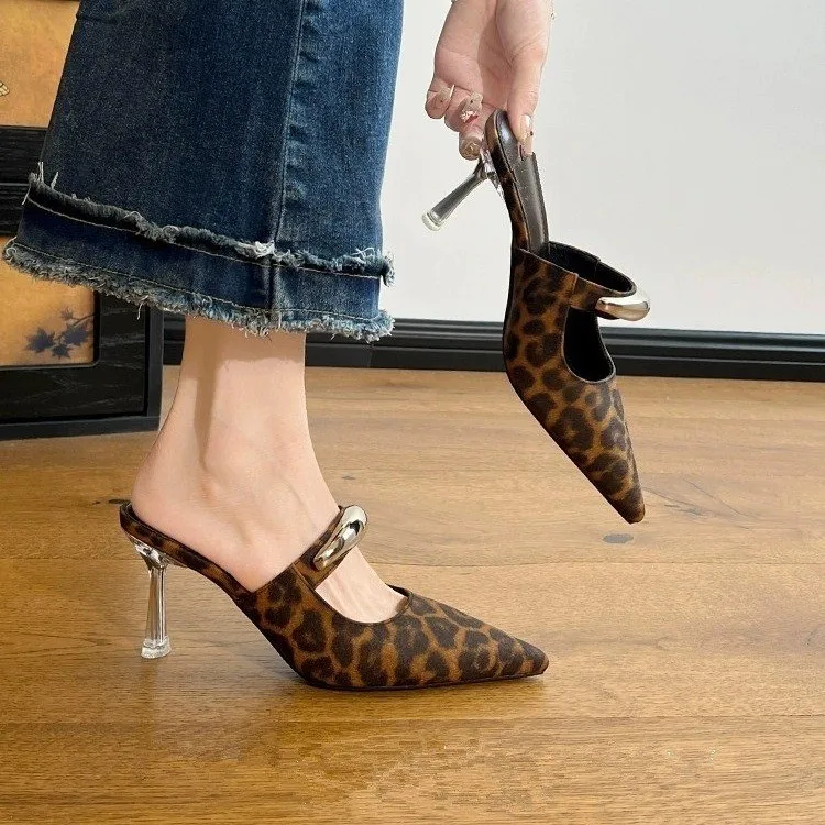 

Elegant Pointed Metal Buckle Baotou Slippers 2025 Spring and Autumn Fashion Korean High-heeled Leopard Decorative Slippers.