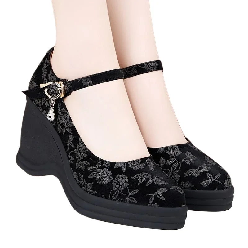 女性のウェッジシューズ 2025 バックルストラップ女性のハイヒールファッション印刷浅い靴女性レトロヒール女性 Zapatos Mujer