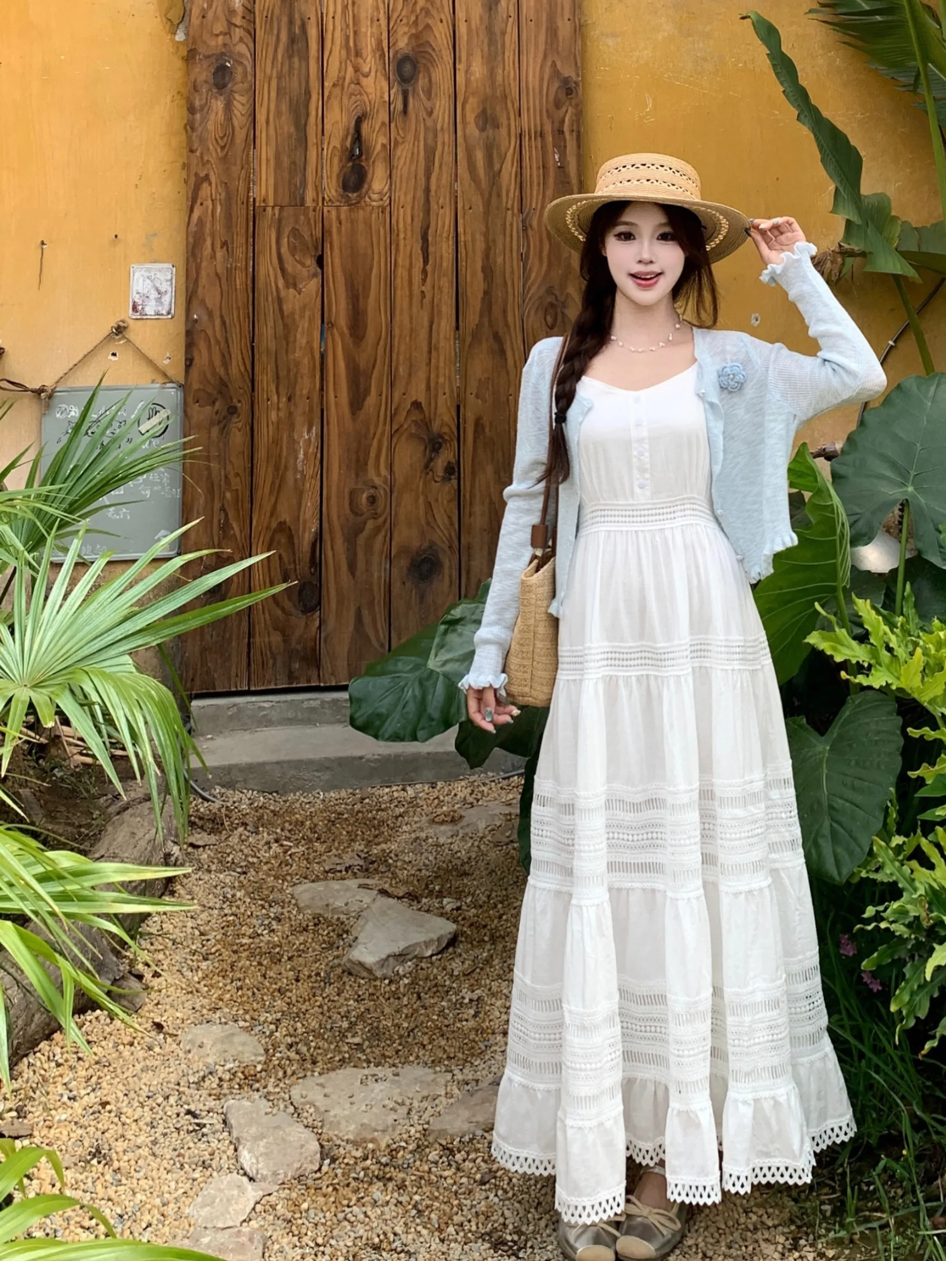 

plus Size Women's Hollow Embroidery White Strap Dress Summer New Style Vacation Waist Cinched A-Line Skirt Korean Style