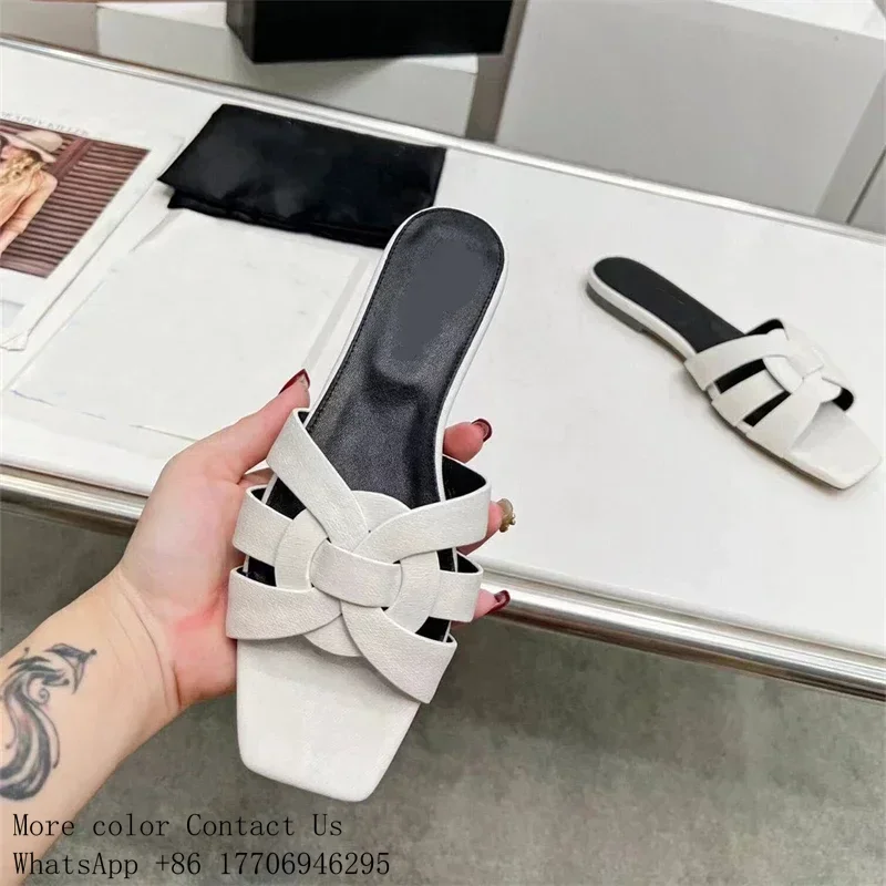 Sendal Wanita Tribute Designer, Sendal Santai Model Kartun Kepala Besar Oran Klasik, Sendal Kulit Asli Lembut dengan Hiasan Logam