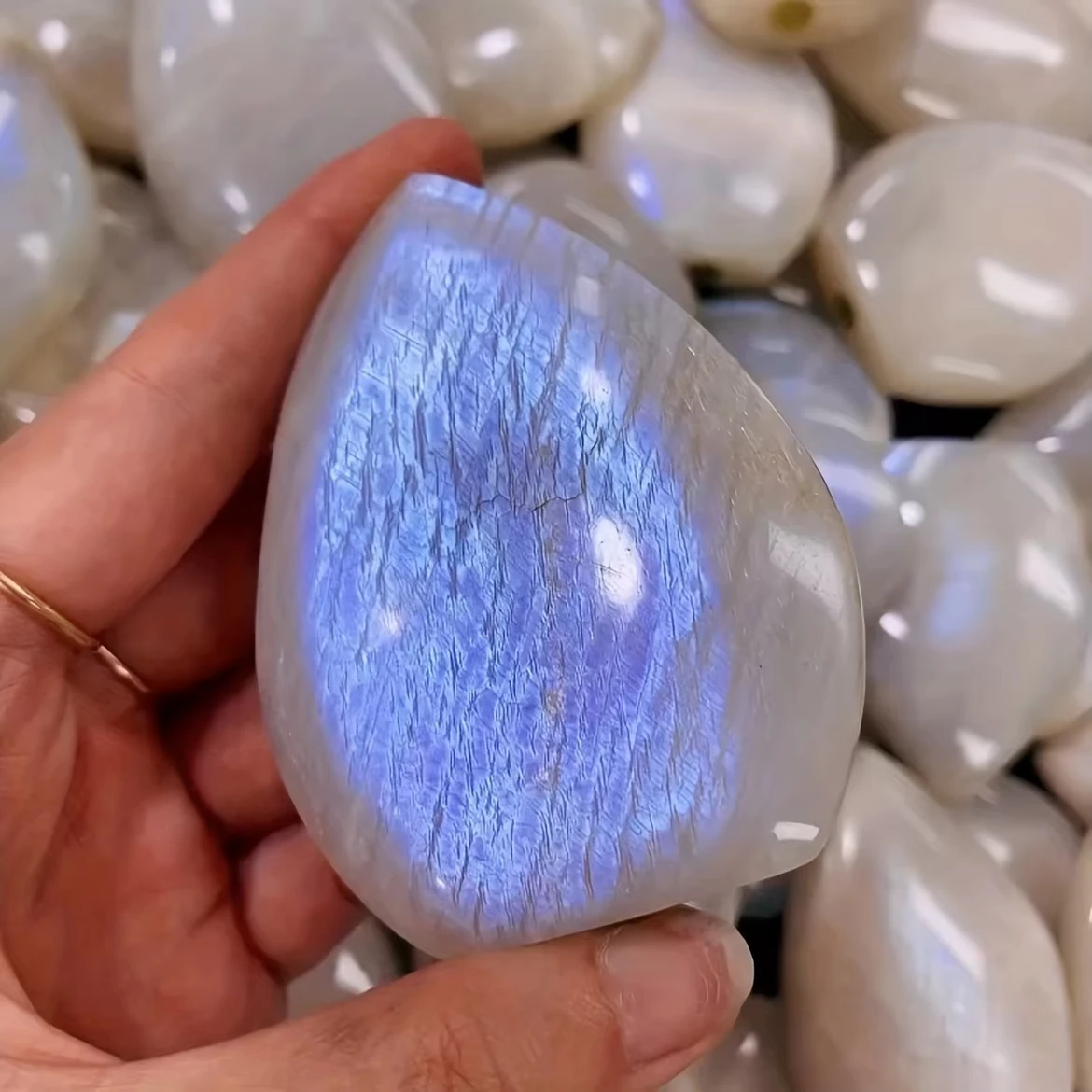 الطبيعية الأزرق Moonstone قطرة النخيل كريستال زخرفة اليد مصقول شكل حر الشعلة ديكور المنزل هدية عيد كريستال فريد من نوعه #4