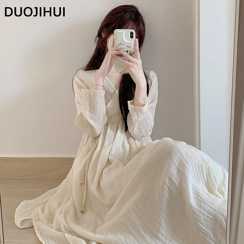 DUOJIHUI White Vintage Ruffles Sweet Women\'s Sleepwear Autumn Classic V-neck Pace-up Slim Waist Casual Fashion Female Nightgowns