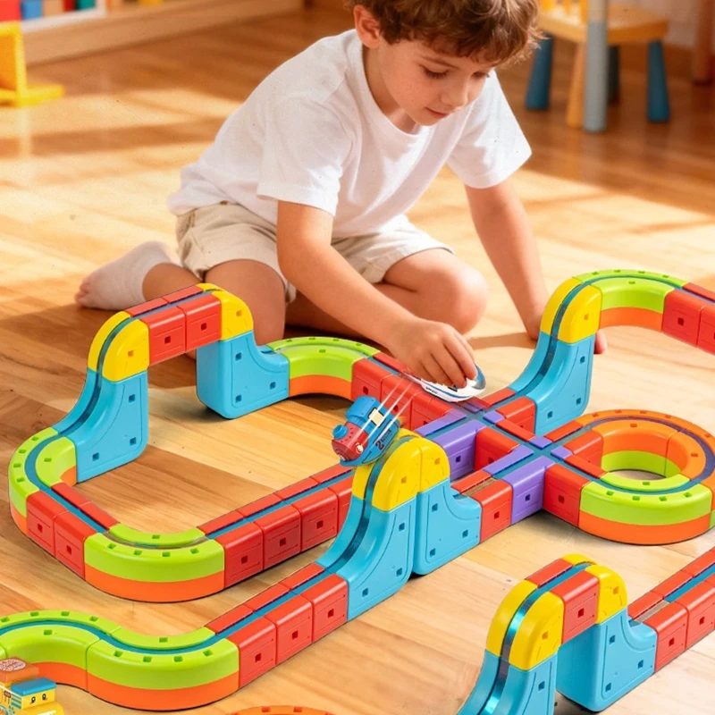 Cubo del binario del treno a levitazione magnetica elettrica educativa per bambini 3d Ragazzo Fai da te Assemblaggio magnetico Giocattoli Treno Auto Regali di Natale
