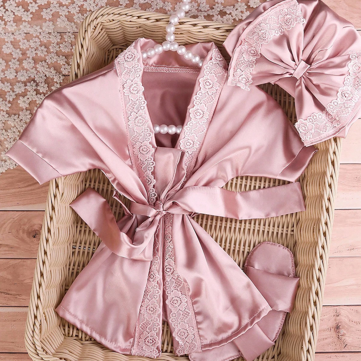 Ylsteed 신생아 사진 복장 세트 1 개월 100 일 아기 소녀 레이스 목욕 가운과 활 터번 모자와 슬리퍼 사진 소품