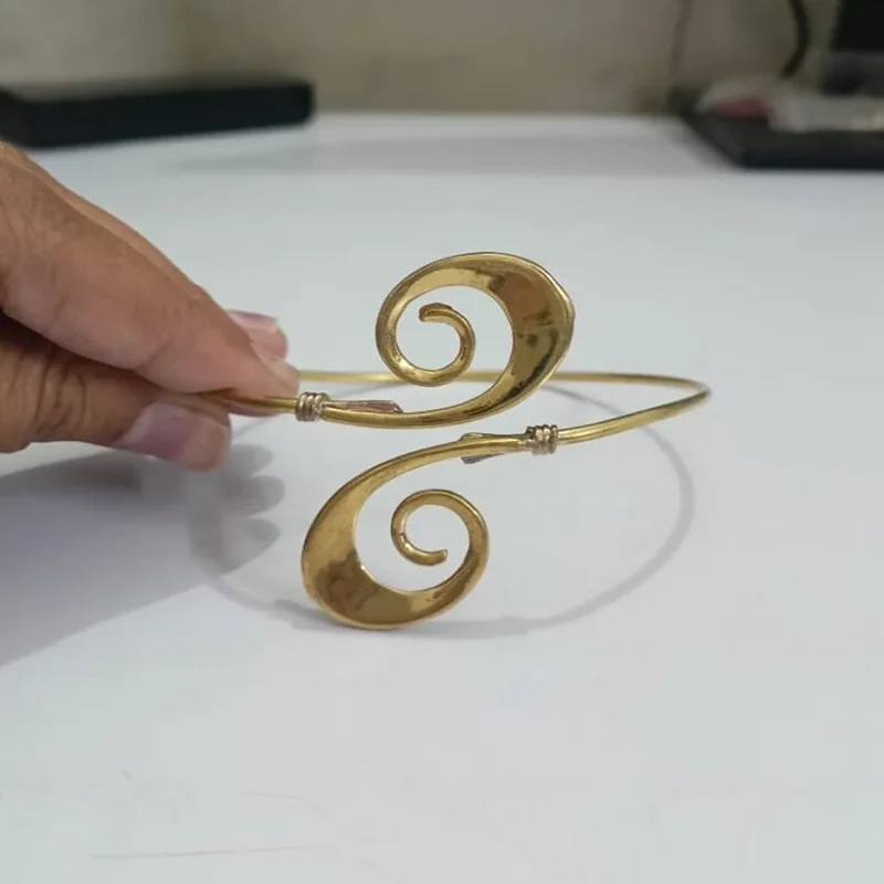 Bohemian-Style Spiral-Opening Arm Ring for Women's Jewelry Bracelet Is Suitable for Resort Party Outfits.