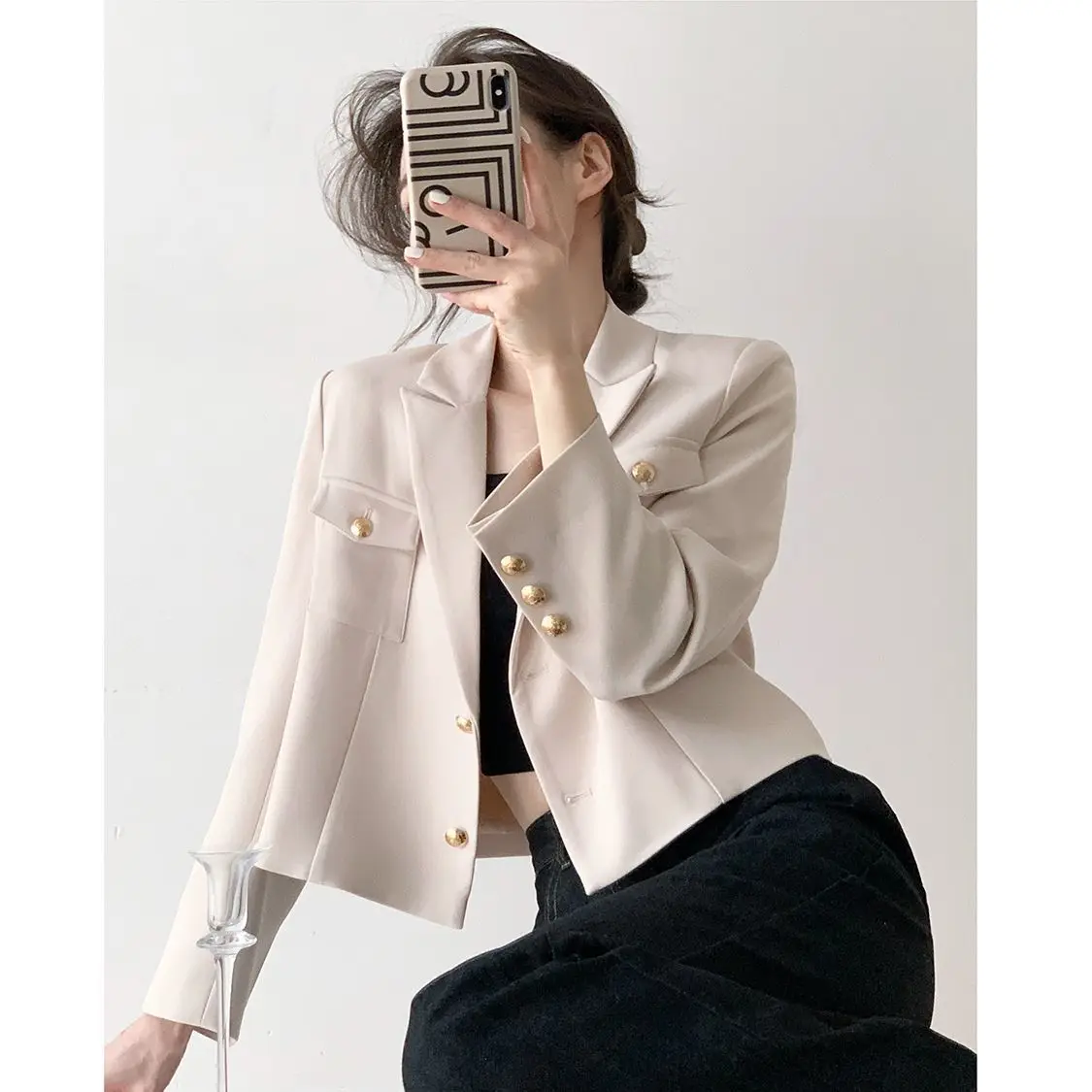 

Заклепки пошив рюшами в полоску мягкие изогнутые замшевые асимметричные собранные кофейные темно-синие бархатные подарочные однобортные серые молодежные клапаны