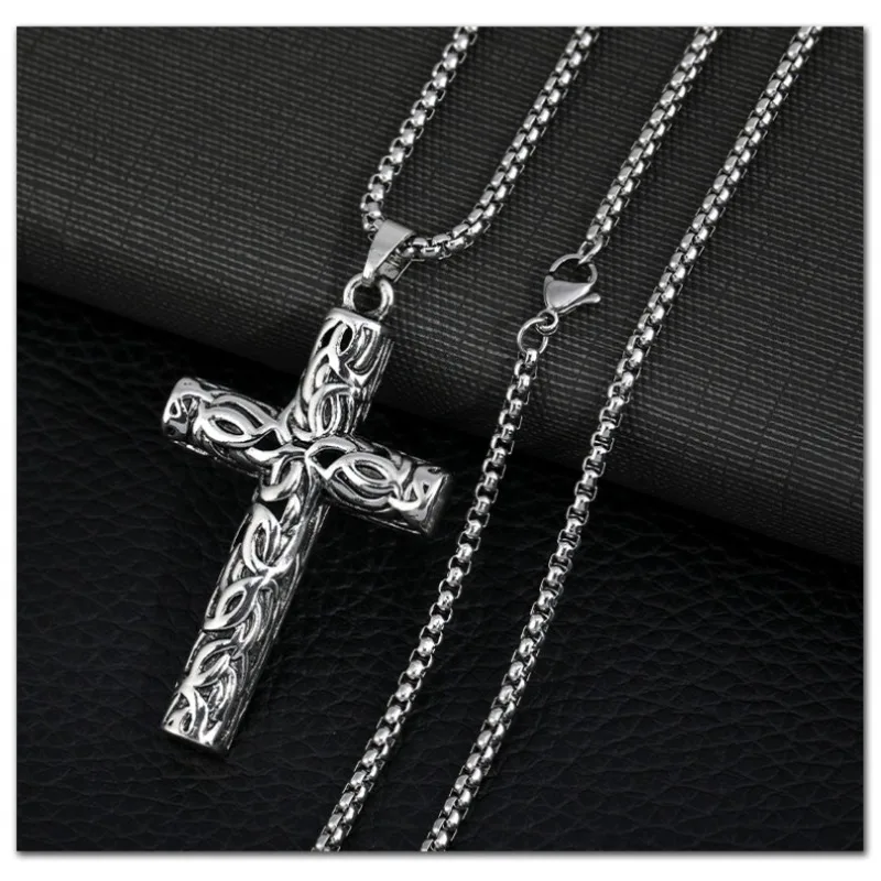 قلادة جديدة من الفولاذ المقاوم للصدأ محفورة على شكل متقاطع من الفولاذ المقاوم للصدأ، مع نمط شارع الهيب هوب