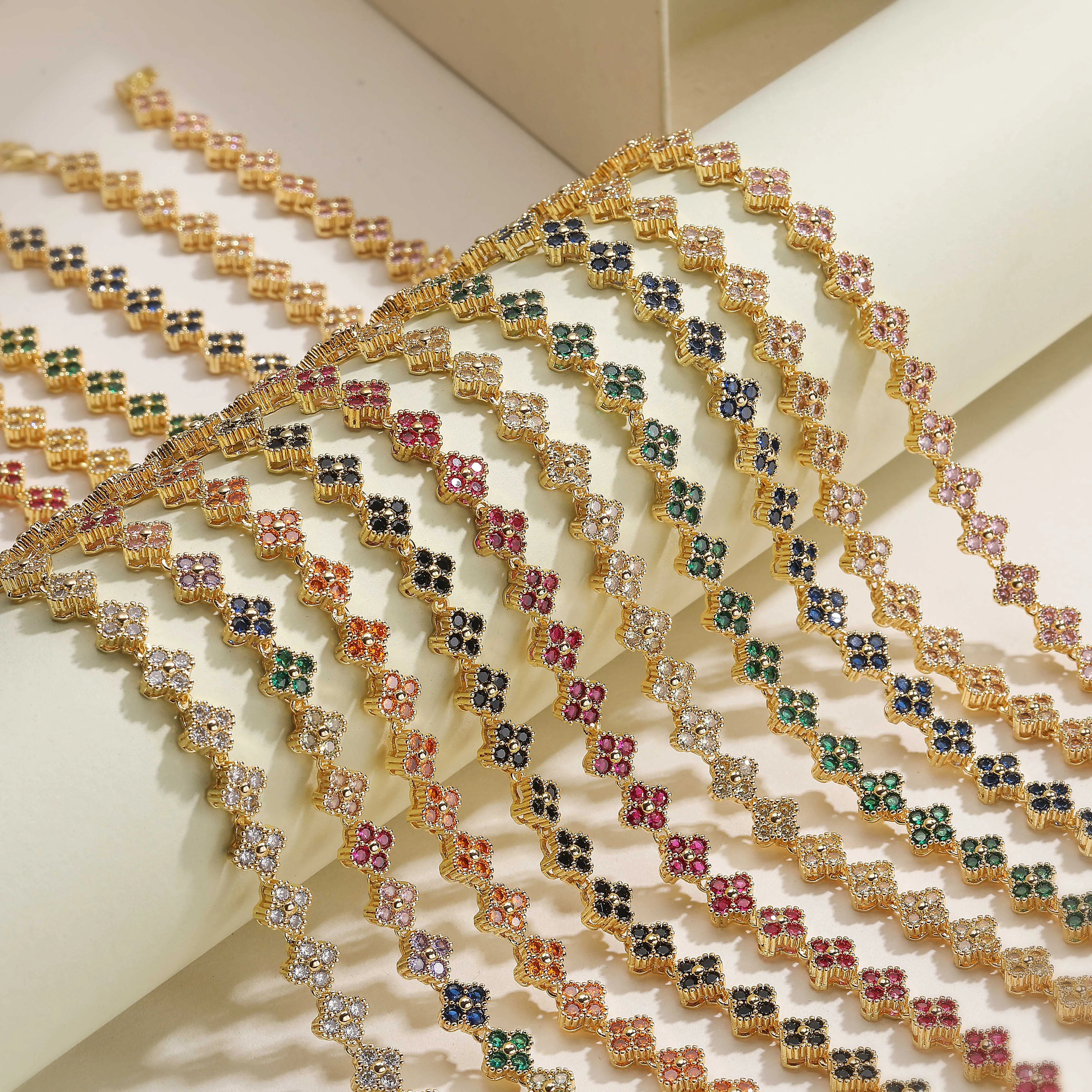 HECHENG, צמיד/שרשרת מתכת נחושת עם אבן CZ פרחונית צבעונית וקלאספ לובסטר, תכשיט מינימליסטי רומנטי מתכוונן