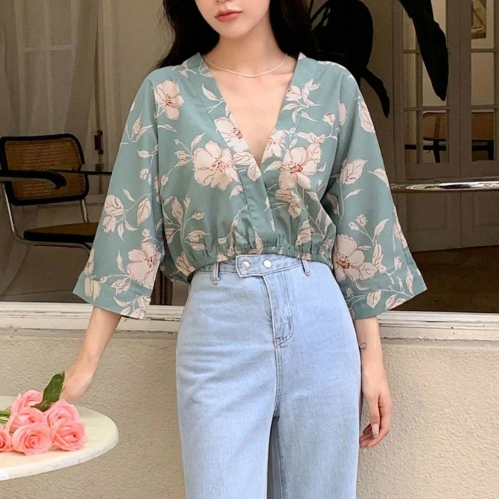 JHJN 2025 Zomer vrouwen Diepe V-shirt Nieuwe stijl Japanse Retro Geel Roos Kleine verse Bloem Gedrukt Bloem korte Shirt