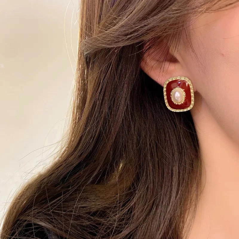 Mode Geometrische Rote Emaille Ohrstecker für Frauen Aussage Vintage Imitation Perlen Ohrringe Licht Luxus Party Schmuck Geschenk – Detail 5