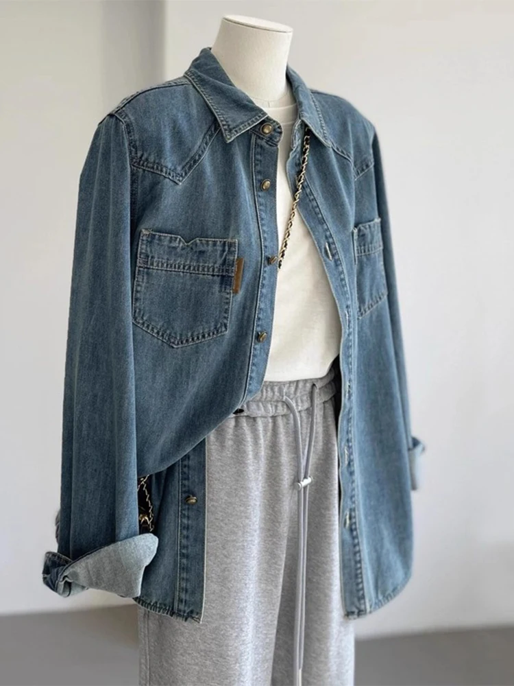 

Ретро-рубашка из синего денима для женщин: новая модель для весны и осени, многослойный образ, базовая рубашка для ношения под одеждой, зимняя повседневная свободная модель