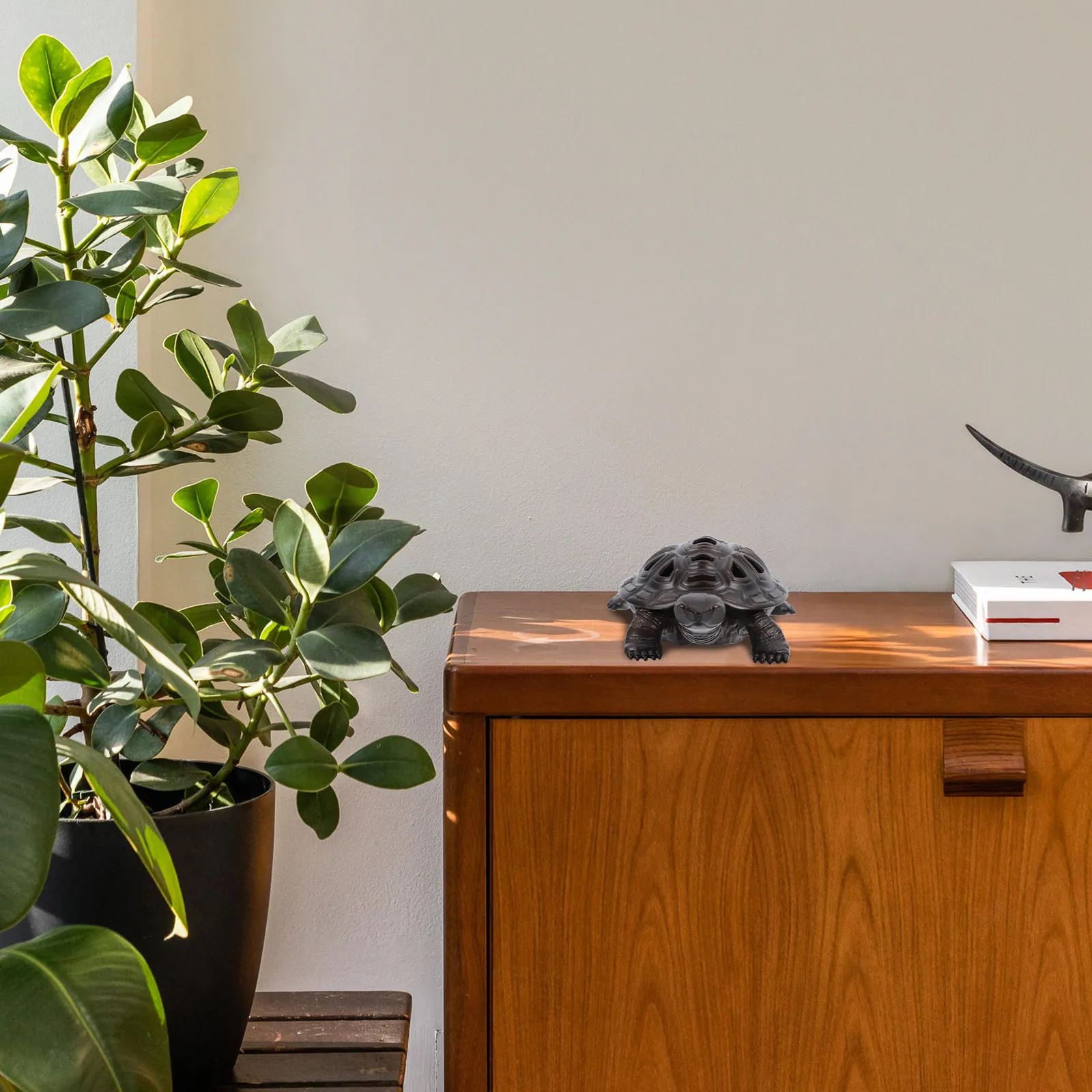 

Turtle Shaped Jewelry Storage Box Retro Metal Keepsake Organizer for Rings Earrings Necklaces Compact Desktop Decoration