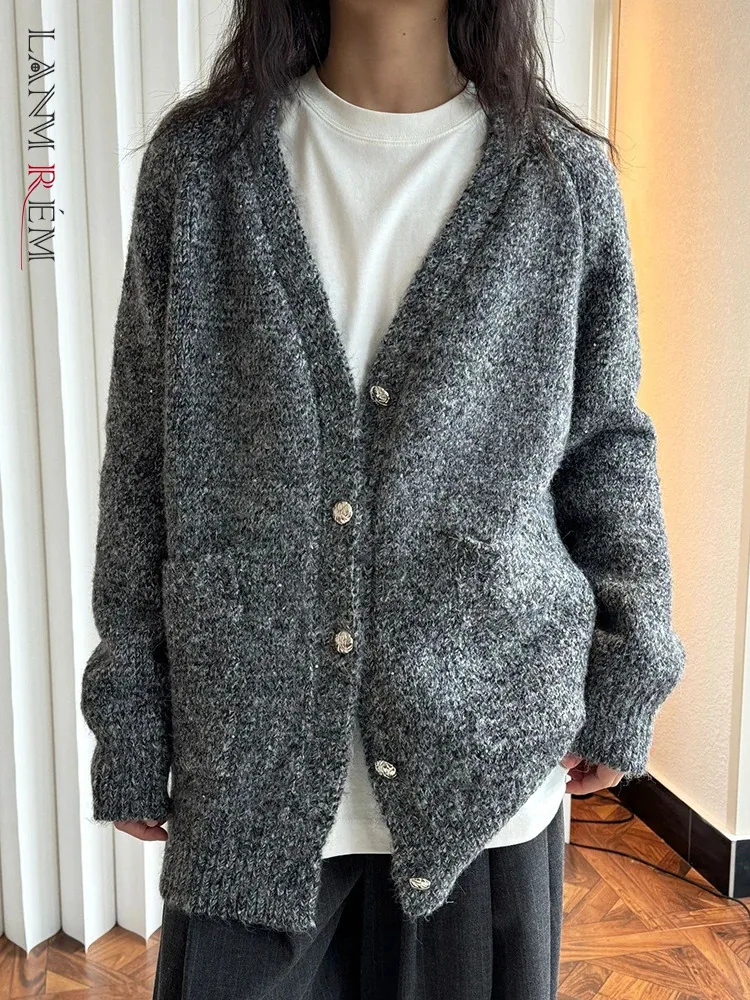 

[LANMREM] Sequins Design Wool Knit Coats Women's V Neck Single Breasted Office Lady Sweater Female 2025 Spring New 26C1588