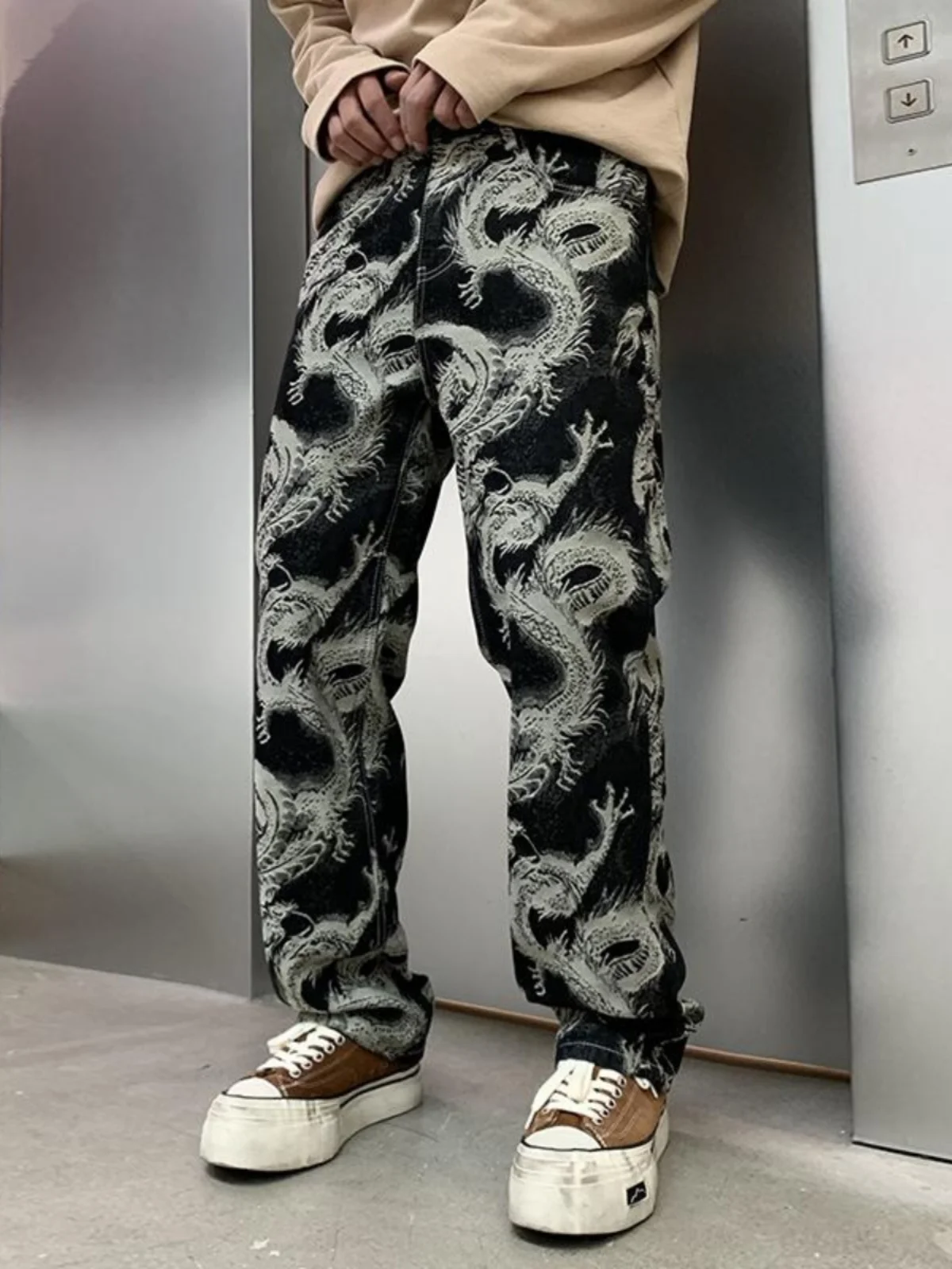 

American High Street Dragon Pattern Embroidered Casual Jeans Men's Straight Leg Long Pants Trendy And Haome Street Design