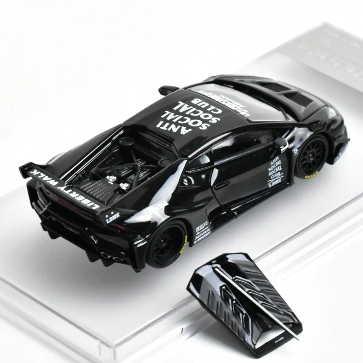KM KING MODEL 1:64 Giftable Huracan Diecast Model Car