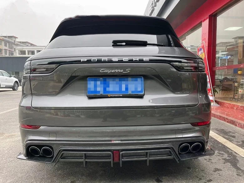 

Задний спойлер из углеродного волокна для Porsche Cayenne