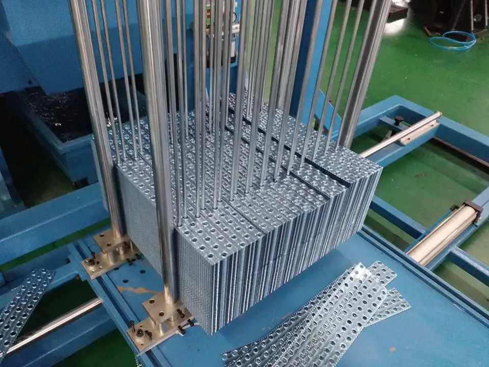 آلة ضغط ختم الزعانف عالية السرعة لمكيف الهواء PLC