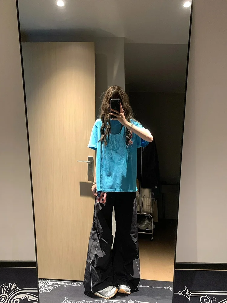 カジュアルなアメリカンスタイルのゆったりとしたプリント入りTシャツ、女性用、夏の最新作、シンプルでトレンディなブルーのカップル向けトップス