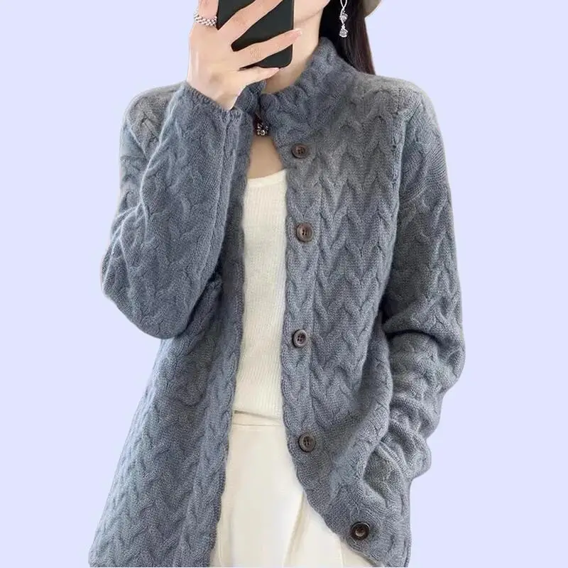 เสื้อคลุมไหมพรมแฟชั่นสไตล์เกาหลี รุ่นใหม่ ปี 2026 สำหรับผู้หญิง ฤดูใบไม้ร่วง ฤดูหนาว ทรงหลวม คอตั้ง ยาว