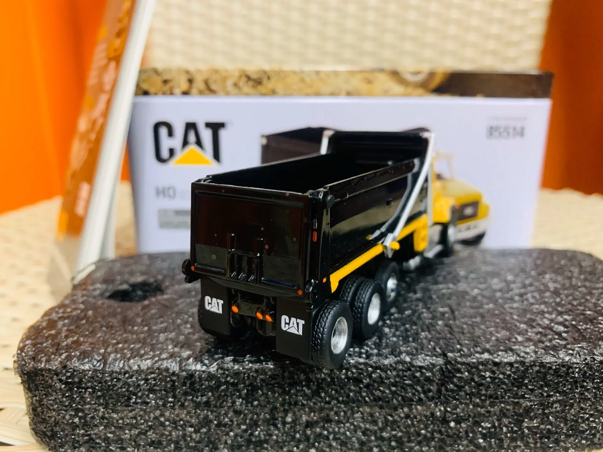 Camion à benne basculante en métal moulé sous pression, DM CT681, échelle 1:87, modèle de collection, cadeau neuf dans la boîte, prix 85514